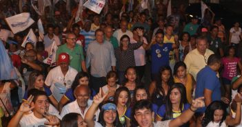 Roseana é recebida com grande festa democrática em Codó
