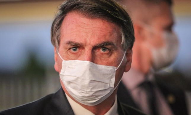 Bolsonaro pede que apoiadores invadam hospitais e filmem leitos vazios em hospitais