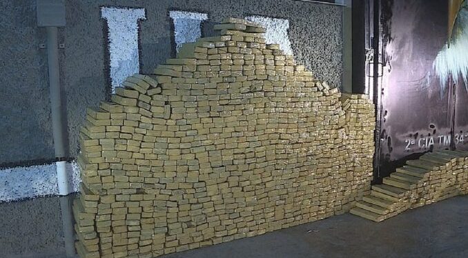 Belo Horizonte/MG – PM apreende quase 2 toneladas de maconha em igreja evangélica