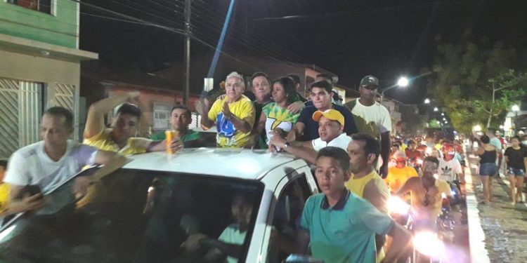 ARARI / MA – RUI FILHO GANHA A PREFEITURA PELA TERCEIRA VEZ E COMEMORA EM CARREATA