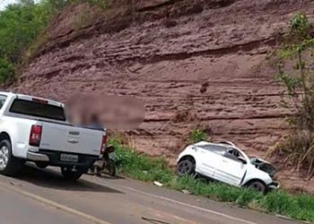 PARAIBANO/MA – BR-135 DEIXA UM MORTO EM COLISÃO FRONTAL ENTRE CARRO E CAMINHÃO