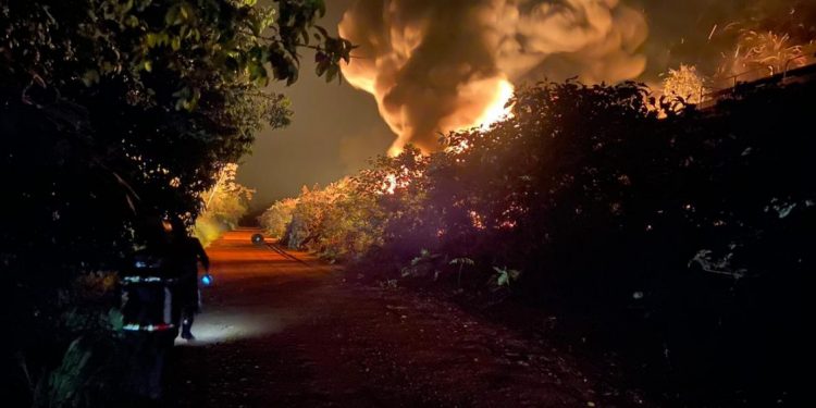 Açailândia/MA – Após descarrilamento, trem pega fogo no sentido Porto Franco