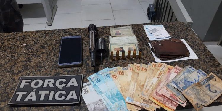 Lago da Pedra/MA – Arma de fogo, dinheiro e munições são apreendidos com suspeito