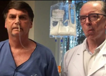 Em áudio, médico de Bolsonaro minimiza a Covid-19 e afirma que vacina matou voluntário brasileiro