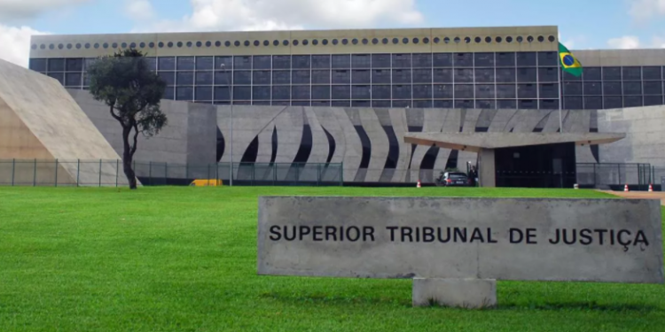 Hacker criptografa todos os processos e emails do STJ