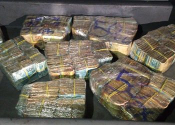 Belo Horizonte/MG – PM apreende R$ 400 mil do tráfico de drogas em blitz no bairro Dom Bosco