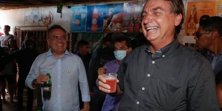 MPF diz que Bolsonaro cometeu racismo em episódio do Guaraná Jesus no MA