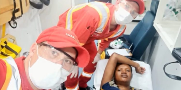 Paraná – Mulher entra em trabalho de parto durante viagem, e bebê nasce em praça de pedágio