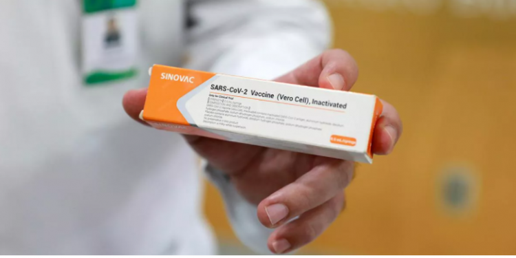 CoronaVac começa a ser produzida neste fim de semana