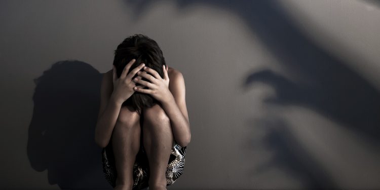 Maranhãozinho/MA – Um homem, cuja identidade não foi divulgada, foi preso acusado de estuprar e engravidar a própria filha de 13 anos