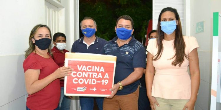 BURITI / MA – A prefeitura municipal através da secretaria de Saúde recebe doses da vacina Coronavac para imunização dos buritienses contra a Covid-19.