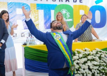 PERITORÓ / MA – Empossados Dr. Júnior e Joana da Amovelar como prefeito e vice-prefeita, com grande participação popular