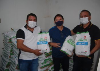 BURITI / MA – A prefeitura Municipal através da Secretaria de Agricultura e Abastecimento inicia entrega de sementes aos agricultores familiares.
