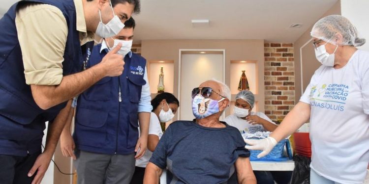 São Luís/MA – Imunização de idosos contra a covid-19 é iniciada