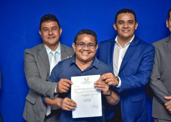 COROATÁ / MA – Luiz da Amovelar Filho (PT) e Juscelino da Fazendinha (PT) tomam posse com mais 15 vereadores.