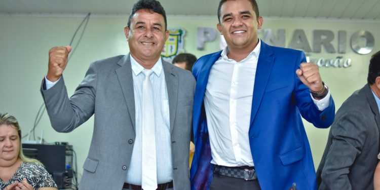 COROATÁ / MA – Luiz da Amovelar Filho (PT) e Juscelino da Fazendinha (PT) tomam posse com mais 15 vereadores.