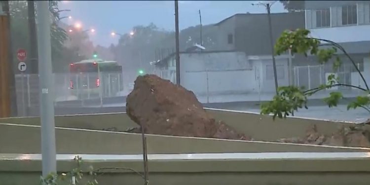 São Luís/MA – Chuvas causam estragos; tempo permanece instável nesta quarta-feira de cinzas