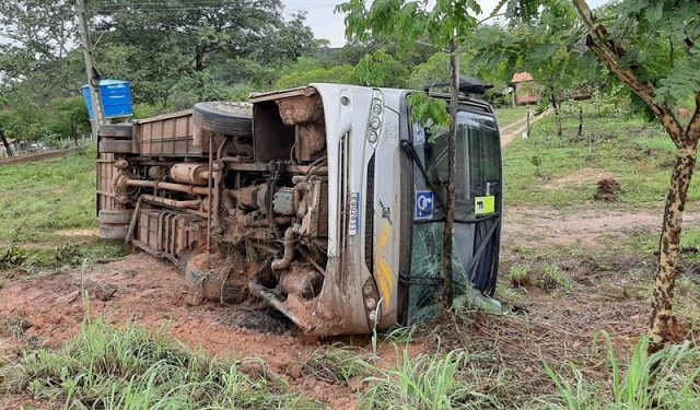 BURITI/MA – ÔNIBUS COM TRABALHADORES DO CHAMADO “PENDÃO DE MILHO”, COM DESTINO À GOIÁS TOMBA NA BR-135