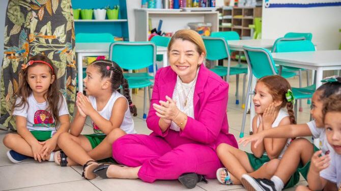 SÃO LUÍS/MA – IRACEMA VALE VISITA ALUNOS E SERVIDORES DA CRECHE-ESCOLA SEMENTINHA