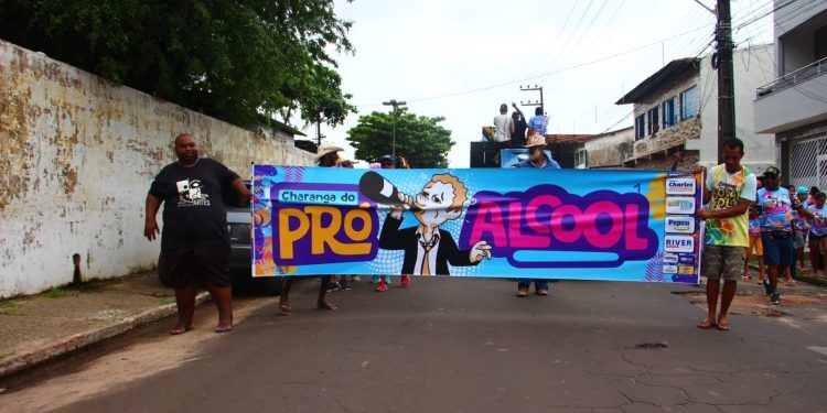 São Luís/MA – Bloco Pró Álcool balança o Fumaçê