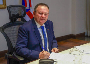 São Luís/MA – Carlos Brandão busca consenso para reajuste salarial de professores