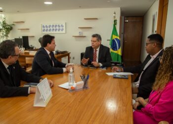 Em Brasília, vice-governador Felipe Camarão busca mais investimentos para a educação maranhense