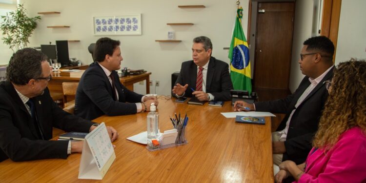 Em Brasília, vice-governador Felipe Camarão busca mais investimentos para a educação maranhense