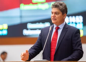 São Luís/MA – Nagib demonstra preocupação com salários atrasados em Codó