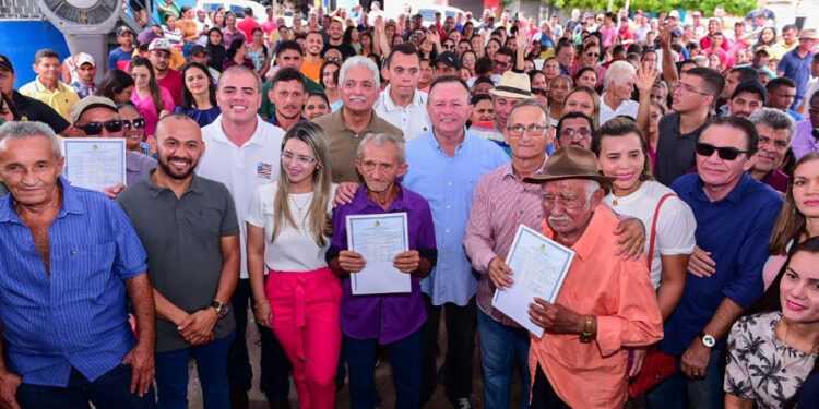 Brejo de Areia/MA –  Governador Brandão entrega Praça da Família, abastecimento de água, documentos de regularização fundiária e anuncia um Viva/Procon