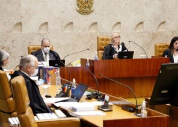 BRASIL – STF derruba prisão especial para réus com diploma superior.