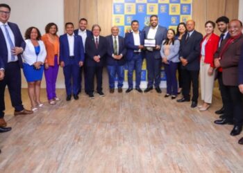 SÃO LUÍS/MA – Vereadores entregam abaixo-assinado a Carlos Brandão respaldando nome de Paulo Victor à Prefeitura em 2024