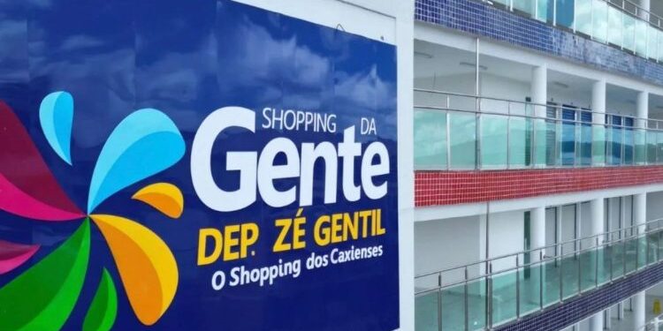 CAXIAS /MA- Brandão, Camarão e Fábio Gentil promovem um show de inaugurações de obras em alusão aos 200 anos da adesão da cidade à independência do Brasil.