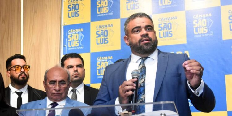 São Luís/MA – Paulo Victor anuncia três pedidos de cassação de Eduardo Braide