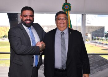 Brasília – Paulo Victor é recebido por Flávio Dino na capital Federal
