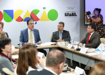Brasília – Felipe Camarão participa de reunião com o ministro Camilo Santana, na Capital Federal