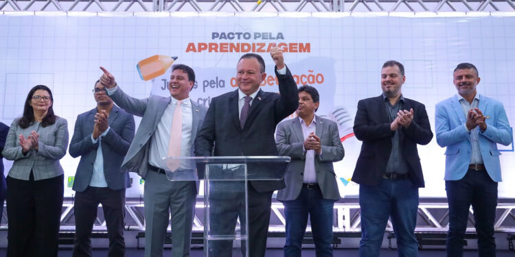 São Luís/MA – Governo do Maranhão entrega Prêmio Escola Digna e Selo Prefeito da Educação