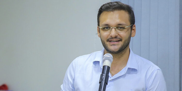 Santa Inês/MA – Após ser afastado, Felipe dos Pneus retorna ao comando da Prefeitura