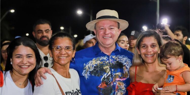 NA PONTA DAREIA -MULTIDÃO CELEBRA NOSSAS TRADIÇÕES CULTURAIS E ENCHE A AVENIDA COM MANIFESTAÇÕES DO NOSSO MARANHÃO