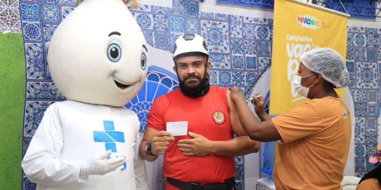 São Luís/MA – Batalhões de bumba-boi e brincantes vacinam contra Influenza e Covid-19 n’O Maior São João do Mundo