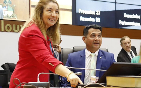 São Luís/MA – Iracema Vale reforça combate à violência contra as mulheres no MA