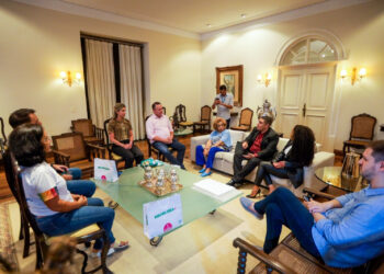 São Luís/MA – Governador Brandão e primeira-dama recebem visita de cortesia da cantora Alcione e de representantes da Mangueira