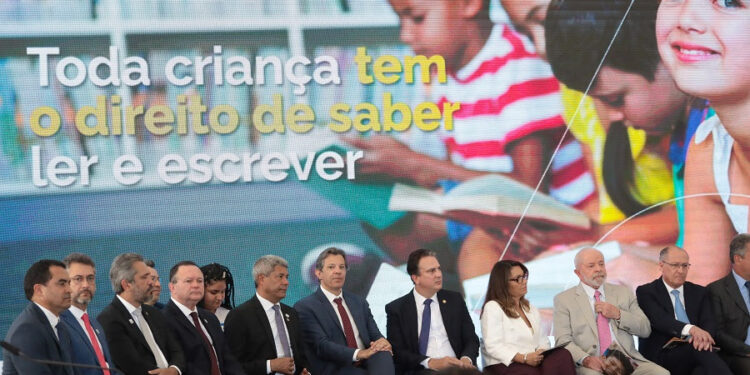 Brasília – Governador Brandão participa do lançamento do Compromisso Nacional Criança Alfabetizada