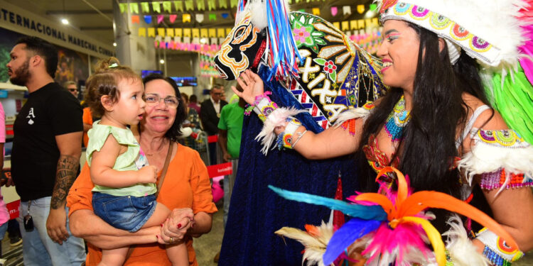 São Luís/MA – Turistas se encantam com apresentação de grupos juninos promovida pelo Governo do Maranhão no Aeroporto da capital