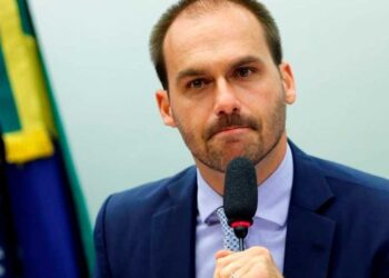 Brasília – Eduardo Bolsonaro pode perder o mandato após comparar professores com traficantes