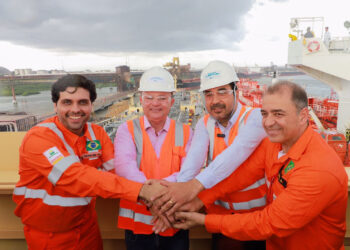 São Luís/MA – Maranhão se destaca na capacidade de atendimento de navios com nova operação de transferência de carga