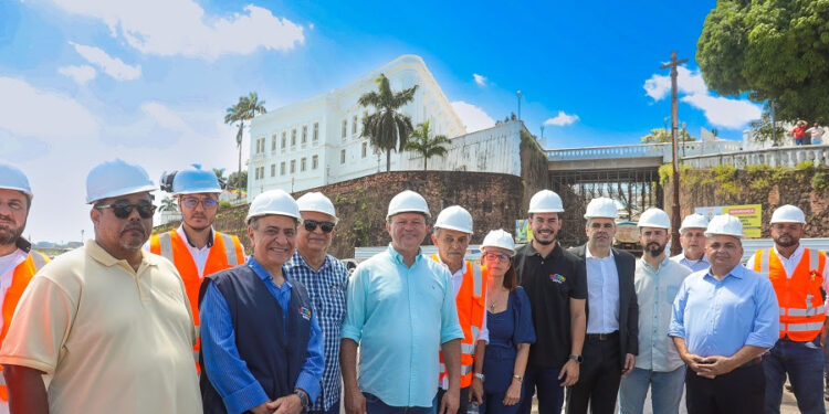 São Luís/MA – Governador vistoria obras de Entreposto Pesqueiro e muro histórico próximo ao Palácio dos Leões