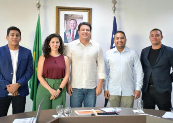 São Luís/MA – Vice-governador Felipe Camarão realiza reunião para início da expansão do ensino integral no Maranhão