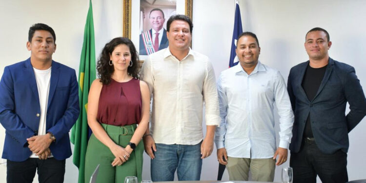 São Luís/MA – Vice-governador Felipe Camarão realiza reunião para início da expansão do ensino integral no Maranhão