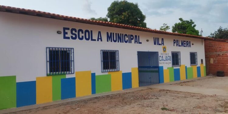 Cajari/MA – Mesmo com a escola pronta, crianças têm aula em salas improvisadas e sem bebedouro