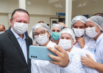 São Luís/MA – Governador Carlos Brandão anuncia pagamento do piso da enfermagem no Maranhão